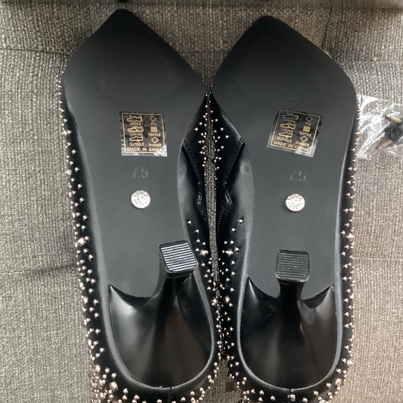 AZALEA WANG Ridley Studded Pointed Toe Bootie (Women) 7.5M - Picture 8 of 13